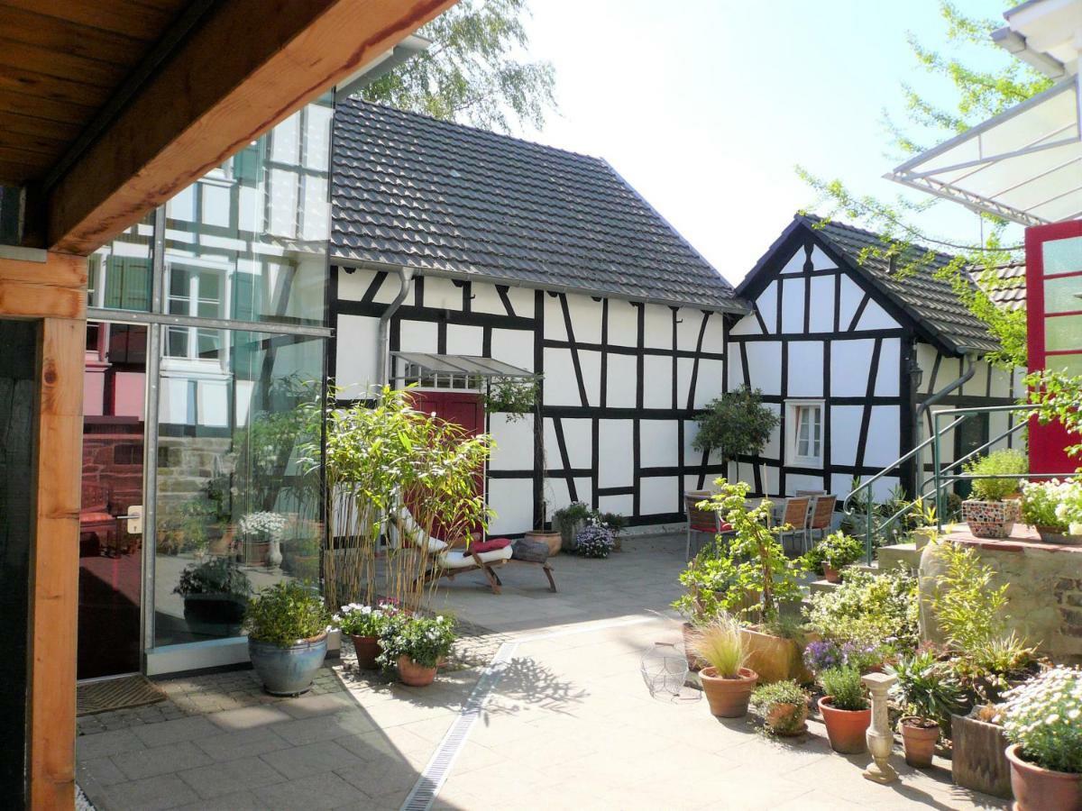 Ferienhaus Im Fachwerkhof 'Haus In Bewegung' Seelscheid ภายนอก รูปภาพ